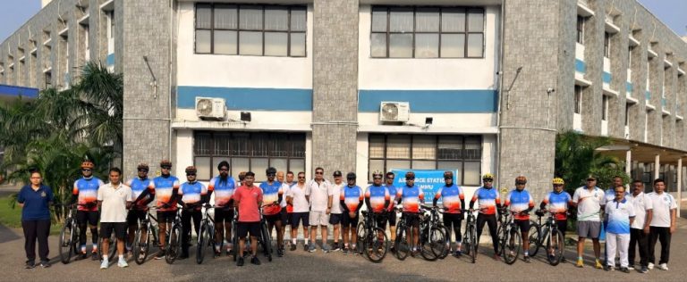 IAF Cycling Expedition from Kanyakumari to Kargil Pays Tribute to Kargil War Heroes
